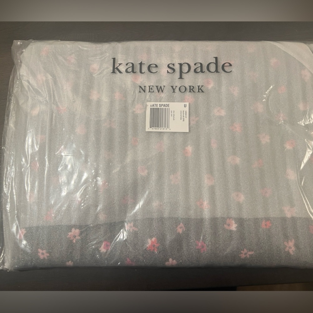 NWT Kate Spade Black Multi Staci Ditsybuds Laptop case
